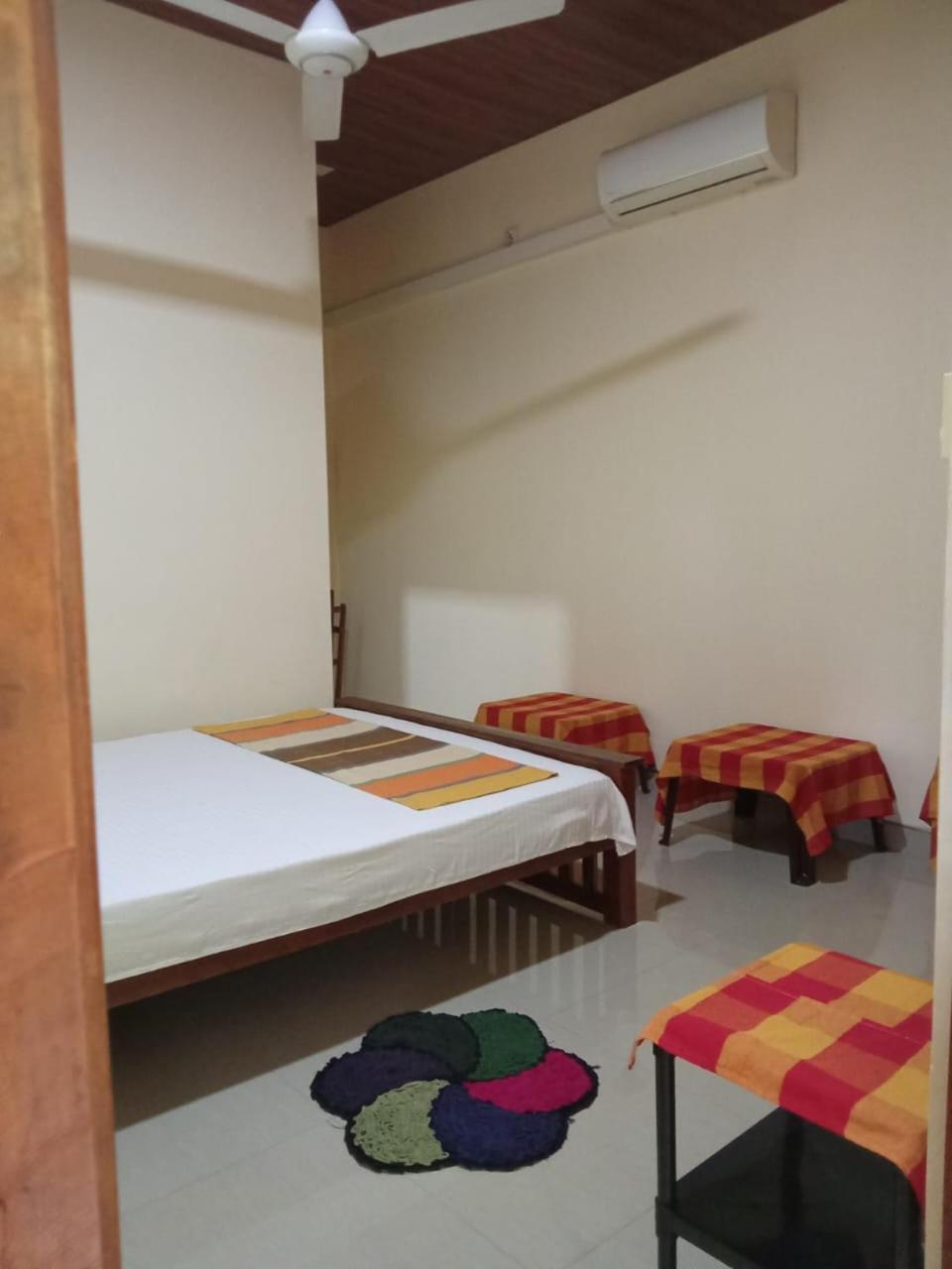Udesh Guest Hotel Polonnaruwa Værelse billede