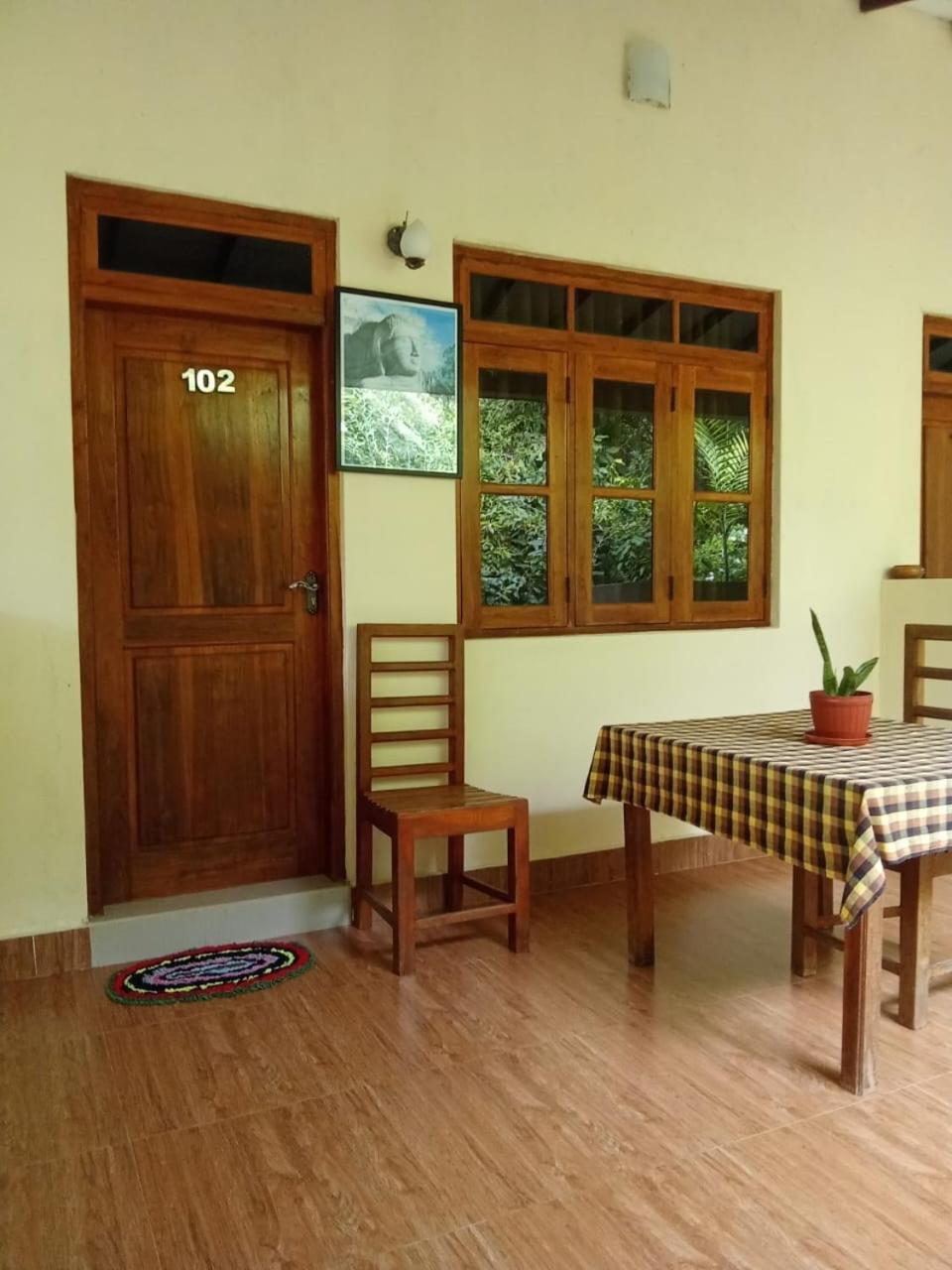 Udesh Guest Hotel Polonnaruwa Værelse billede